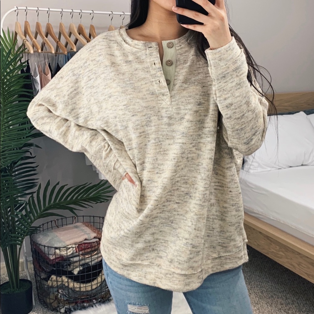 🆕 Yellow Gray Oversized Henley Sweater - Picture 3 of 8